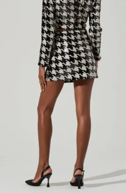 Darby Sequin Houndstooth Mini Skirt -Barbie Clothing Shop ACS9104 BLACKWHITE 3 scaled