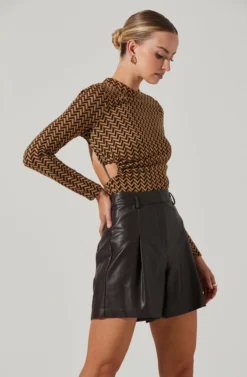 Capree Chevron Open Back Long Sleeve Bodysuit -Barbie Clothing Shop ACT17343 MUSTARDMULTICHEVRON 14651 scaled