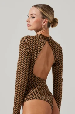 Capree Chevron Open Back Long Sleeve Bodysuit -Barbie Clothing Shop ACT17343 MUSTARDMULTICHEVRON 14891 scaled