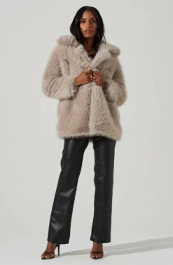 Hadley Faux Fur Coat -Barbie Clothing Shop ACT17441 SILVER 1 8d831f7e 5a1f 402e ada3 ba8c6eceb47e scaled