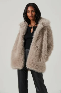 Hadley Faux Fur Coat -Barbie Clothing Shop ACT17441 SILVER 4 ebcccf2a 7754 4e30 a649 2d3a92d680d3 scaled