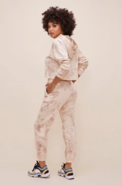 In The Clouds Tie Dye Sweatpant -Barbie Clothing Shop AP7198 TAUPETIEDYE 4 scaled