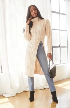 Hi Slit Cable Knit Sweater -Barbie Clothing Shop ASTR FALL23 ASSETS 1392 scaled