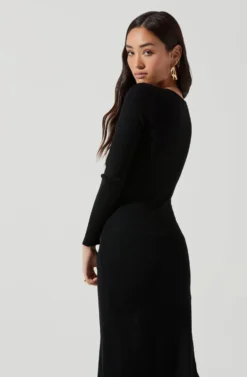 Hi Slit Cross Front Sweater -Barbie Clothing Shop AT16985 BLACK 2151 scaled