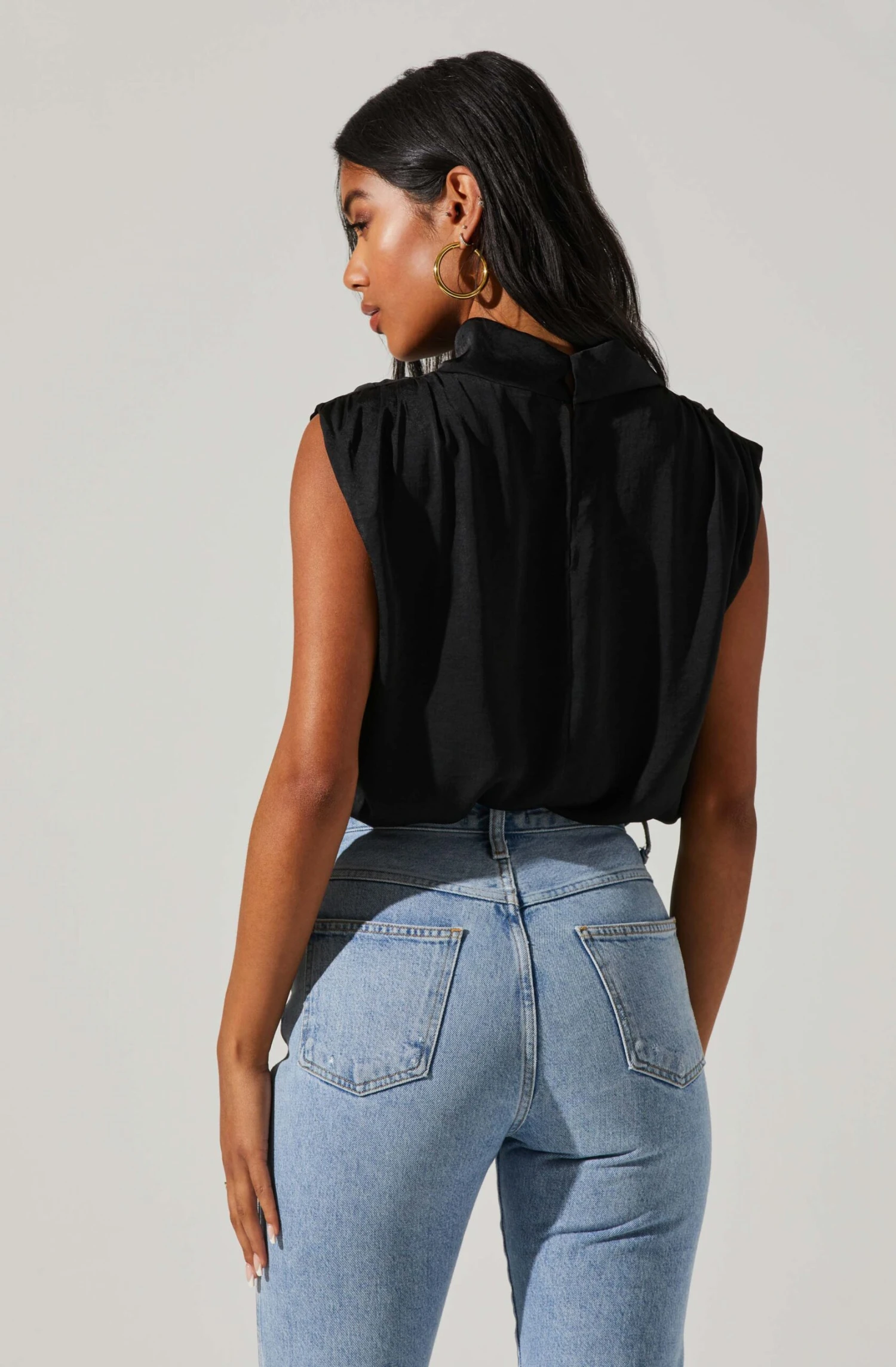 Cowl Neck Sleeveless Top 4 Cowl Neck Sleeveless Top - Image 4