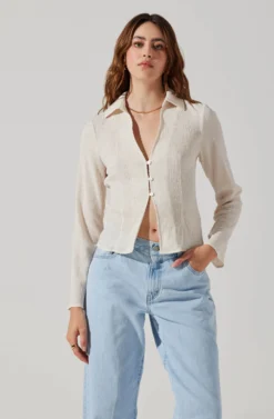 Shirred Long Sleeve Collared Flyaway Top -Barbie Clothing Shop AT17821 OFFWHITE 3 scaled