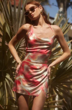 Triana Abstract Print Halter Crop Top 9 Triana Abstract Print Halter Crop Top -Barbie Clothing Shop MAY MathchingSets 3 scaled